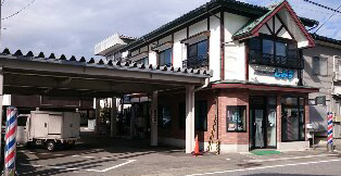 屋根付き駐車場完備